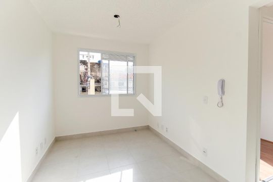 Apartamento para alugar com 2 quartos, 32m² em Vila Carmosina, São Paulo