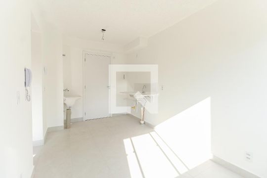Sala de apartamento para alugar com 2 quartos, 32m² em Vila Carmosina, São Paulo
