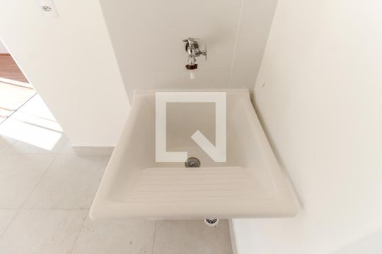 Área de Serviço de apartamento para alugar com 2 quartos, 32m² em Vila Carmosina, São Paulo