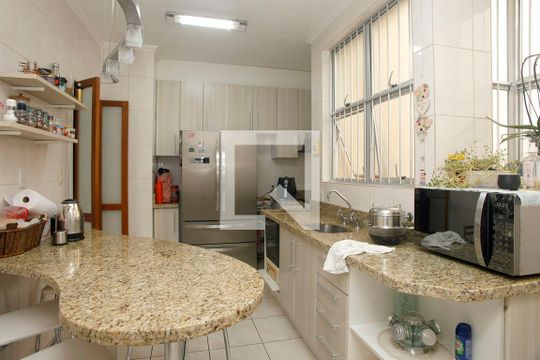 Cozinha de apartamento à venda com 3 quartos, 155m² em Farroupilha, Porto Alegre