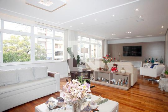Sala de Estar de apartamento à venda com 3 quartos, 155m² em Farroupilha, Porto Alegre
