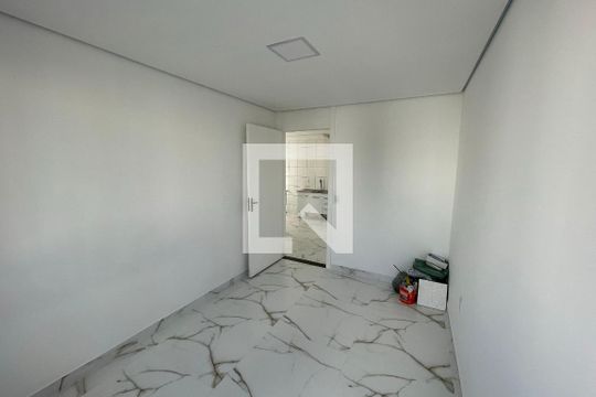 Quarto 2 de apartamento para alugar com 2 quartos, 53m² em Jardim Monte Cristo, Suzano