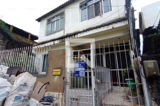 Fachada de casa para alugar com 2 quartos, 70m² em Taquara, Rio de Janeiro