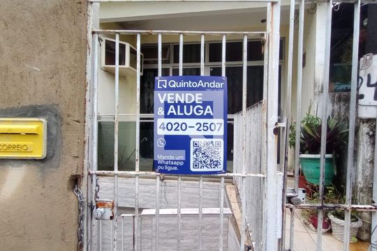 Placa de casa para alugar com 2 quartos, 70m² em Taquara, Rio de Janeiro