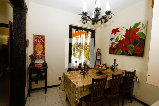 Copa de casa à venda com 4 quartos, 340m² em Barroca, Belo Horizonte