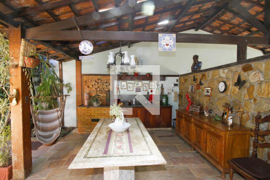 Área gourmet de casa à venda com 4 quartos, 340m² em Barroca, Belo Horizonte
