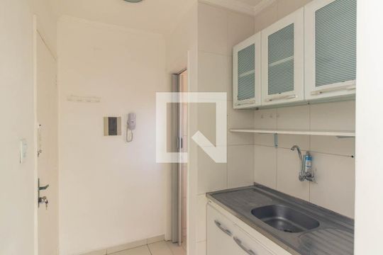 Cozinha de kitnet/studio para alugar com 1 quarto, 26m² em Higienópolis, São Paulo