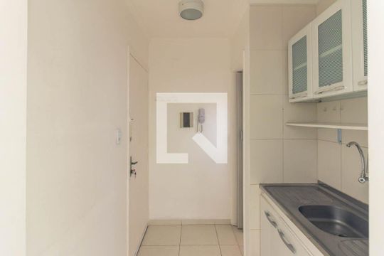 Cozinha de kitnet/studio para alugar com 1 quarto, 26m² em Higienópolis, São Paulo
