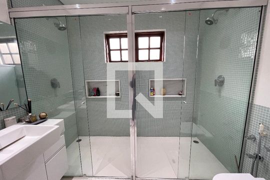 Banheiro 3 de casa à venda com 3 quartos, 449m² em Butantã, São Paulo