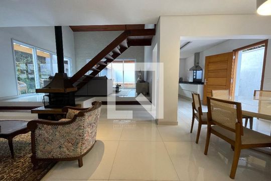 Casa à venda com 3 quartos, 449m² em Butantã, São Paulo