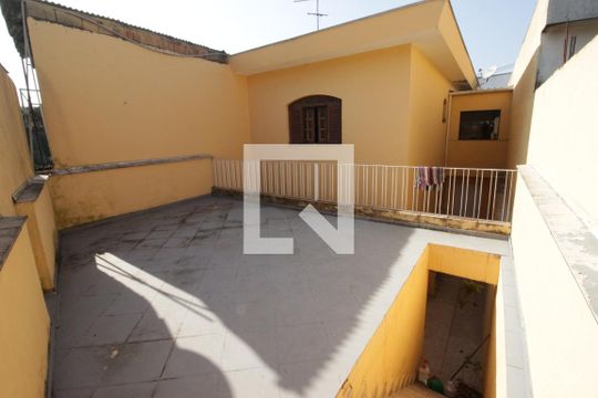 Quintal de casa à venda com 3 quartos, 172m² em Pestana, Osasco