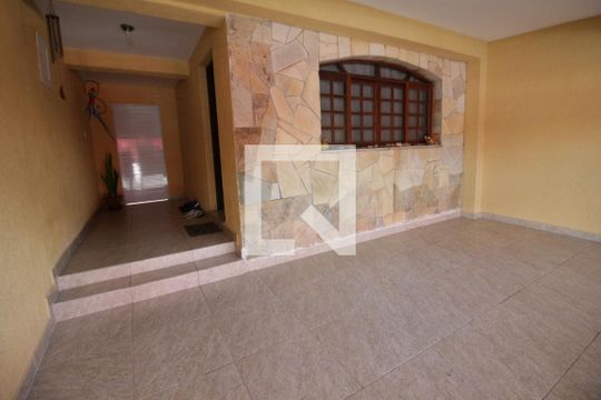Garagem de casa à venda com 3 quartos, 172m² em Pestana, Osasco