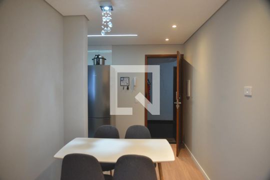 Sala de apartamento à venda com 2 quartos, 58m² em Utinga, Santo André