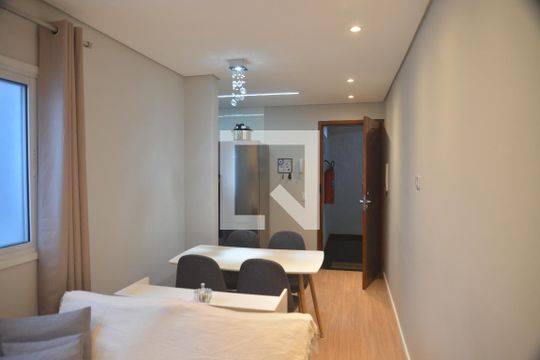 Sala de apartamento à venda com 2 quartos, 58m² em Utinga, Santo André