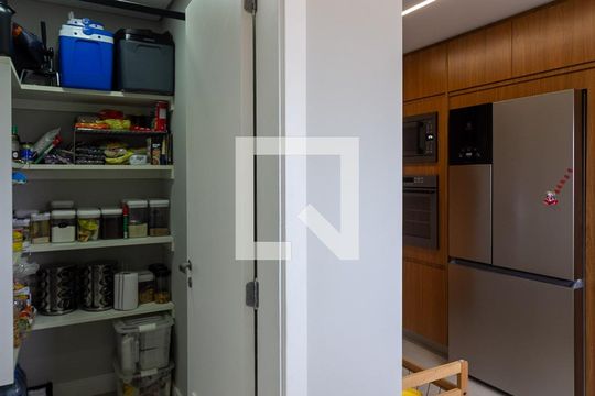Despensa de apartamento à venda com 4 quartos, 223m² em Jardim Marajoara, São Paulo