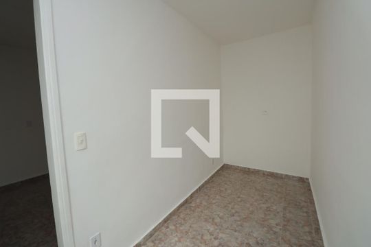 Quarto 2 de casa para alugar com 2 quartos, 105m² em Vila Sabrina, São Paulo