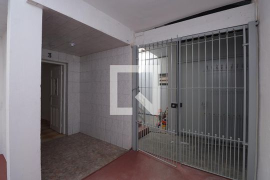 Quintal de casa para alugar com 2 quartos, 105m² em Vila Sabrina, São Paulo