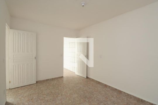 Quarto 1 de casa para alugar com 2 quartos, 105m² em Vila Sabrina, São Paulo