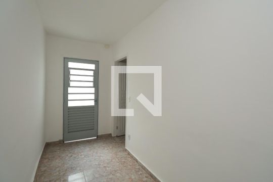 Quarto 2 de casa para alugar com 2 quartos, 105m² em Vila Sabrina, São Paulo