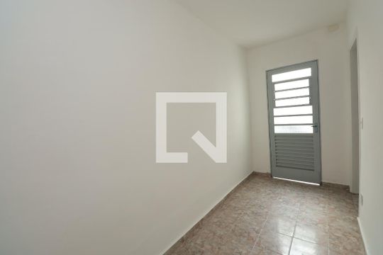 Quarto 2 de casa para alugar com 2 quartos, 105m² em Vila Sabrina, São Paulo