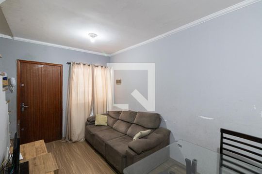 Sala de casa de condomínio à venda com 2 quartos, 71m² em Vila Carmosina, São Paulo
