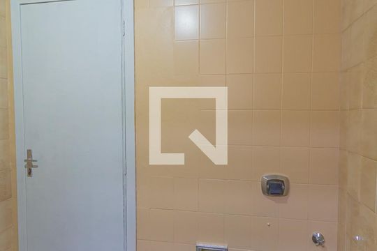Banheiro Social de casa à venda com 3 quartos, 70m² em Nossa Senhora das Gracas, Canoas