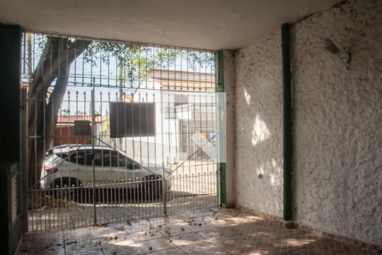 Garagem de casa para alugar com 3 quartos, 140m² em Planalto Paulista, São Paulo