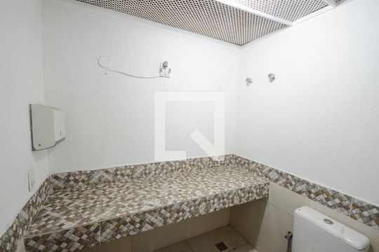 Banheiro 3 de casa para alugar com 8 quartos, 330m² em Grajaú, Rio de Janeiro