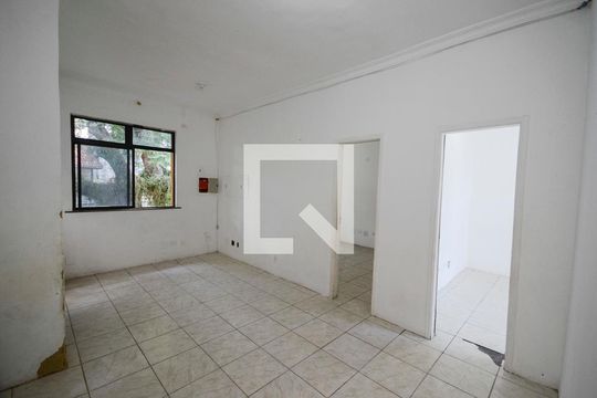 Casa para alugar com 8 quartos, 330m² em Grajaú, Rio de Janeiro