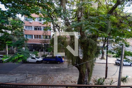  Vista Sala 1 de casa para alugar com 8 quartos, 330m² em Grajaú, Rio de Janeiro