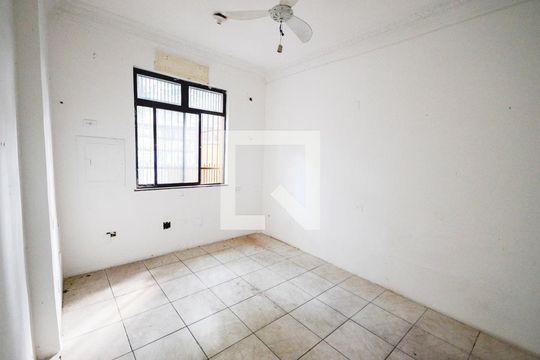 Quarto 1 de casa para alugar com 8 quartos, 330m² em Grajaú, Rio de Janeiro