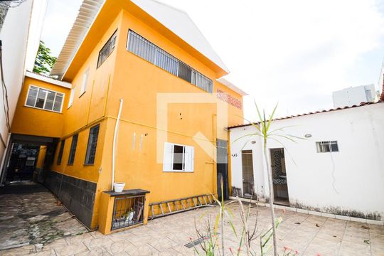 Área externa de casa para alugar com 8 quartos, 330m² em Grajaú, Rio de Janeiro