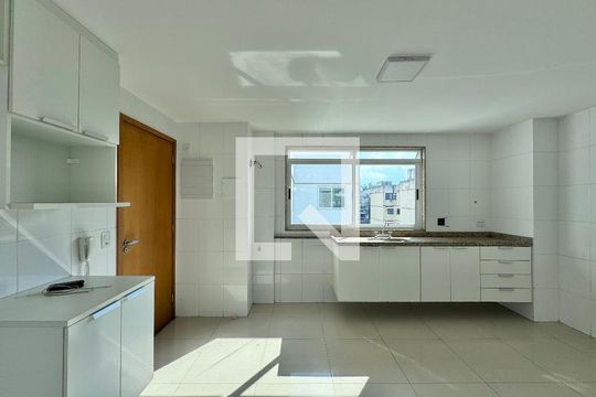 Cozinha de apartamento à venda com 3 quartos, 194m² em Recreio dos Bandeirantes, Rio de Janeiro