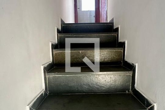 Escadas de casa à venda com 2 quartos, 50m² em Fonte Grande, Contagem