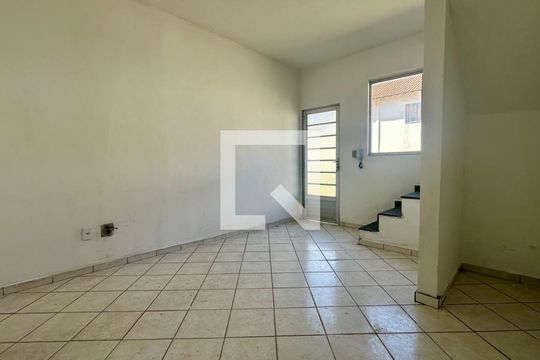 Sala  de casa à venda com 2 quartos, 50m² em Fonte Grande, Contagem