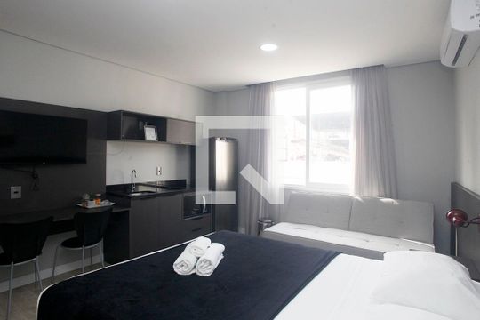Studio - Sala / Quarto / Cozinha de kitnet/studio à venda com 1 quarto, 28m² em Centro Histórico, Porto Alegre