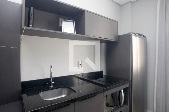 Studio - Sala / Quarto / Cozinha - Detalhe Cozinha de kitnet/studio à venda com 1 quarto, 28m² em Centro Histórico, Porto Alegre