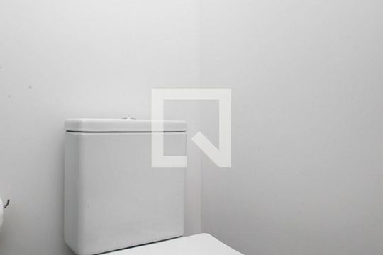 Banheiro de kitnet/studio à venda com 1 quarto, 28m² em Centro Histórico, Porto Alegre