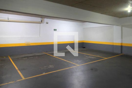 Estacionamento de apartamento para alugar com 4 quartos, 127m² em Buritis, Belo Horizonte