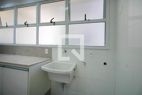 Área de Serviço de apartamento para alugar com 4 quartos, 127m² em Buritis, Belo Horizonte