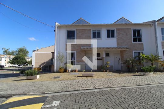 Fachada de casa de condomínio à venda com 4 quartos, 140m² em Freguesia (jacarepaguá), Rio de Janeiro