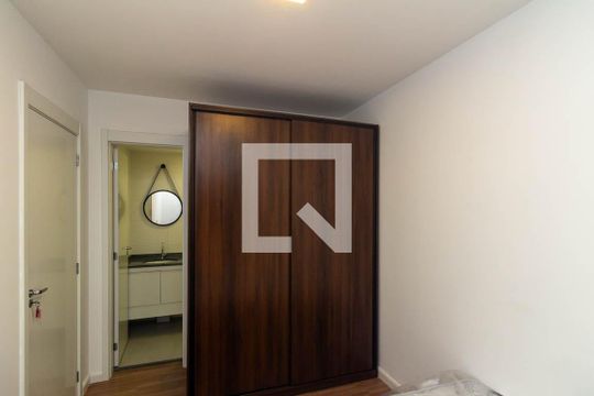 Quarto de apartamento para alugar com 1 quarto, 28m² em República, São Paulo