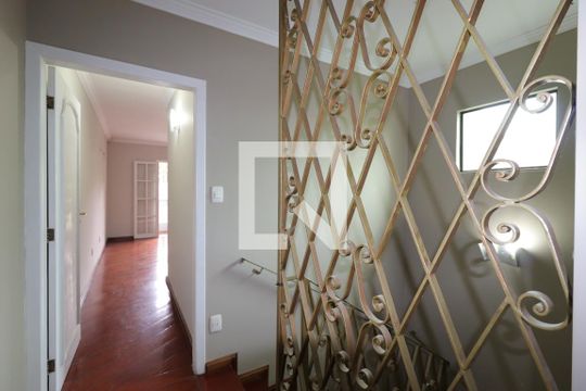 Corredor piso superior de casa à venda com 3 quartos, 240m² em Jardim Las Vegas, Santo André