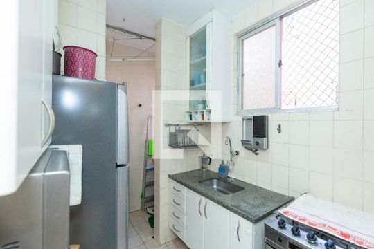 Cozinha de apartamento para alugar com 2 quartos, 75m² em Buritis, Belo Horizonte