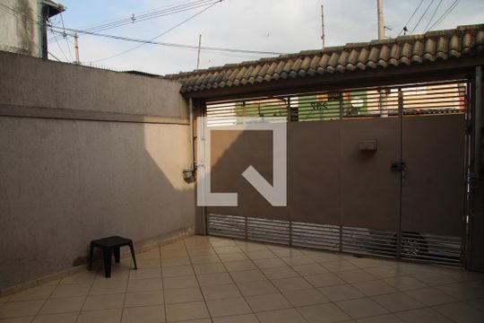 Garagem de casa à venda com 3 quartos, 125m² em Jardim Monte Carmelo, Guarulhos