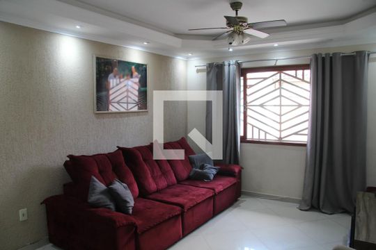 Sala de casa à venda com 3 quartos, 125m² em Jardim Monte Carmelo, Guarulhos