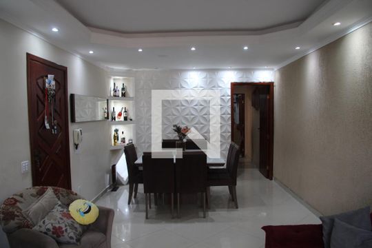 Casa à venda com 3 quartos, 125m² em Jardim Monte Carmelo, Guarulhos