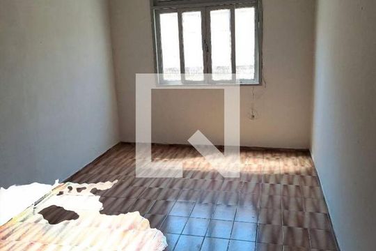 Casa à venda com 8 quartos, 235m² em Penha, Rio de Janeiro