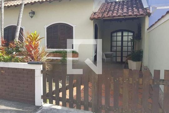 Casa à venda com 2 quartos, 110m² em Taquara, Rio de Janeiro
