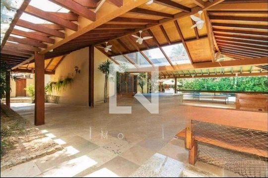 Casa à venda com 5 quartos, 1005m² em Barra da Tijuca, Rio de Janeiro